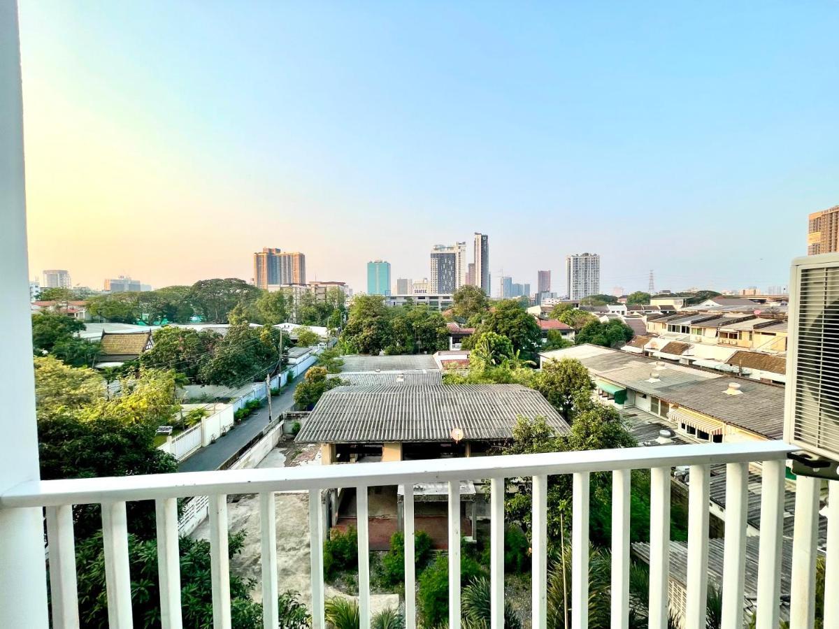 Town Sukhumvit 71 Apartment Банкок Екстериор снимка