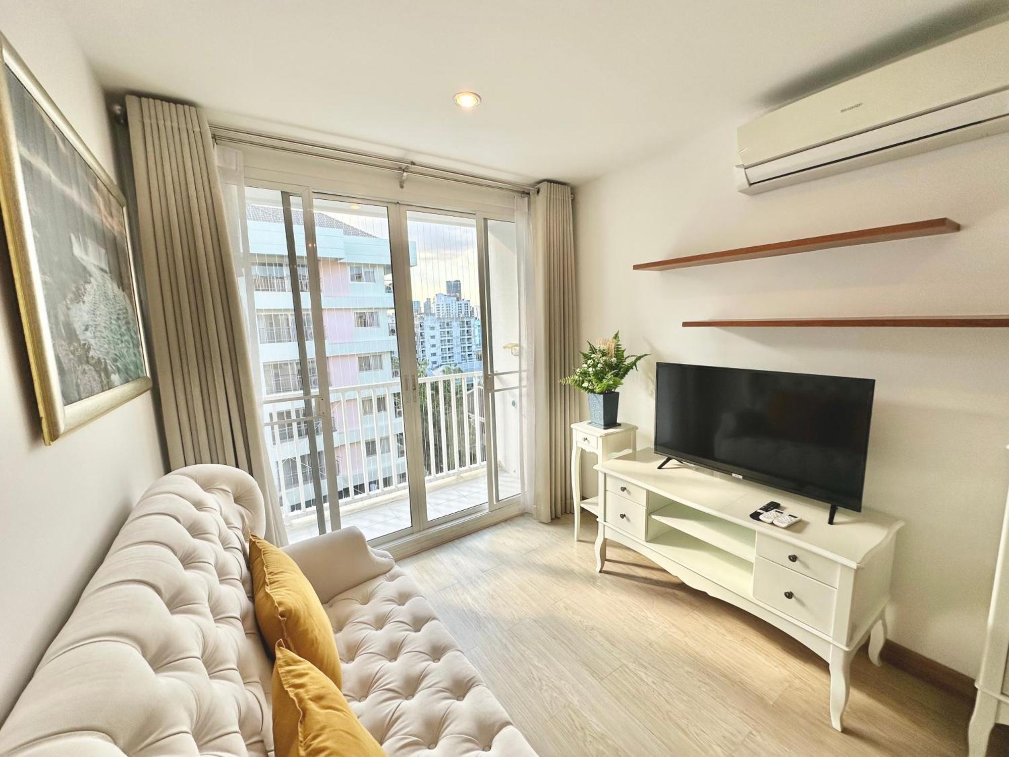 Town Sukhumvit 71 Apartment Банкок Екстериор снимка
