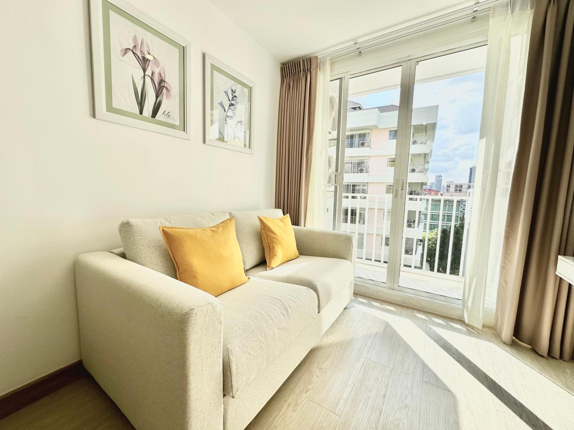 Town Sukhumvit 71 Apartment Банкок Екстериор снимка