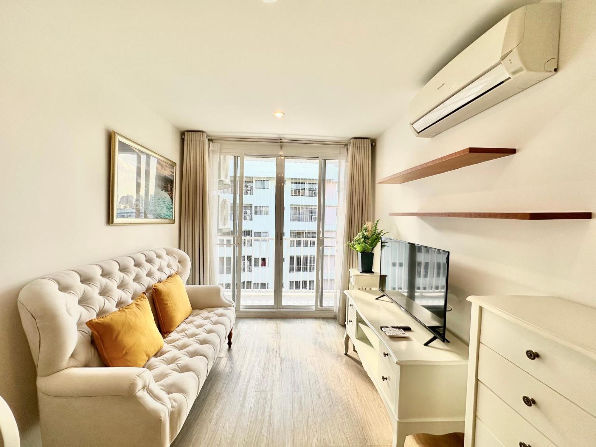 Town Sukhumvit 71 Apartment Банкок Екстериор снимка
