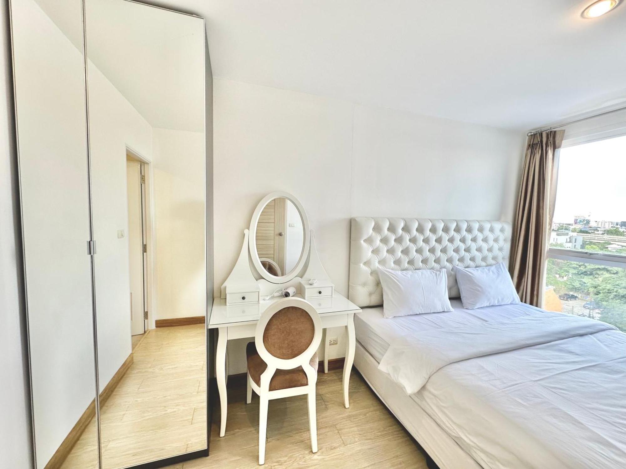 Town Sukhumvit 71 Apartment Банкок Екстериор снимка