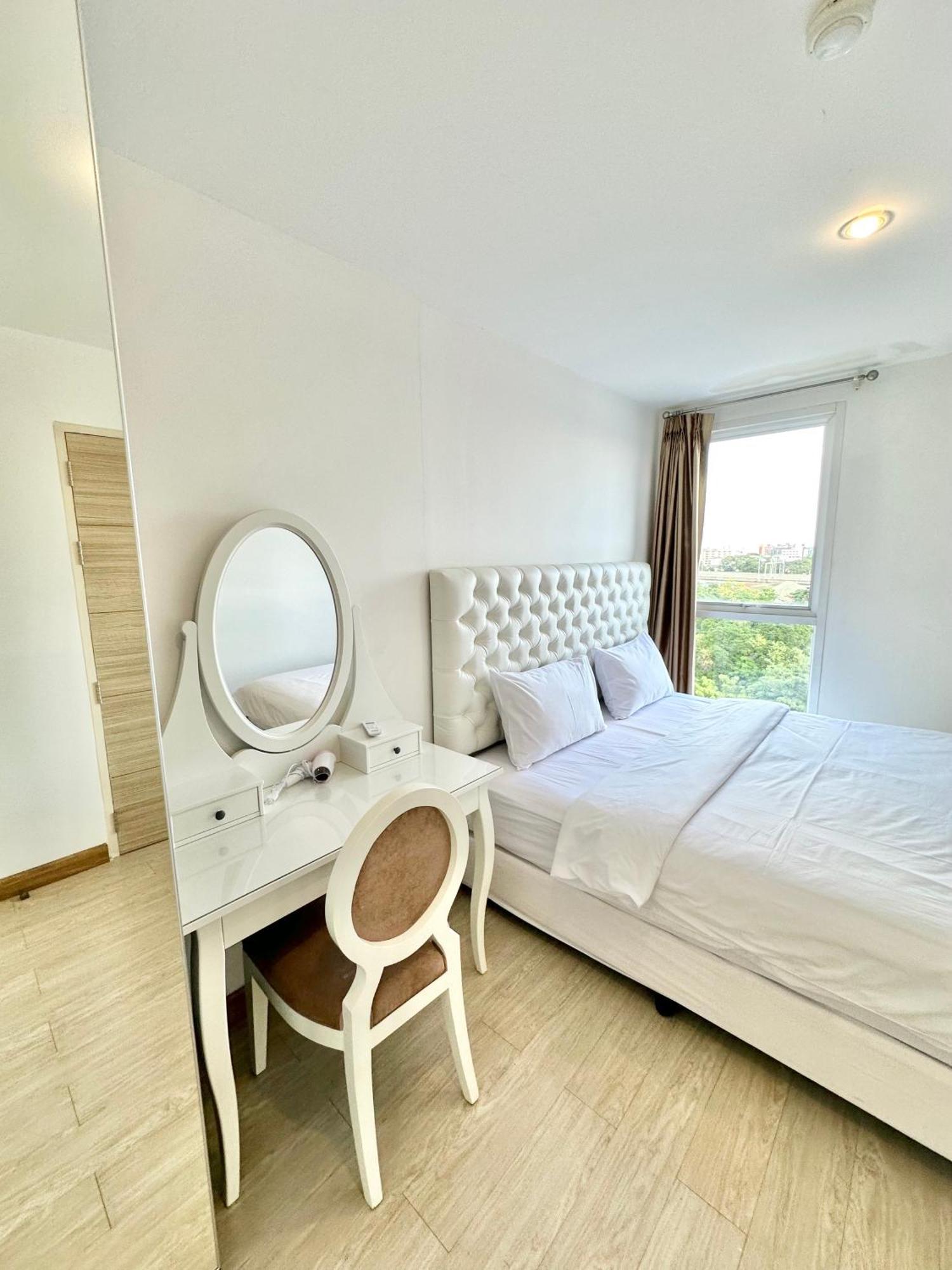 Town Sukhumvit 71 Apartment Банкок Екстериор снимка