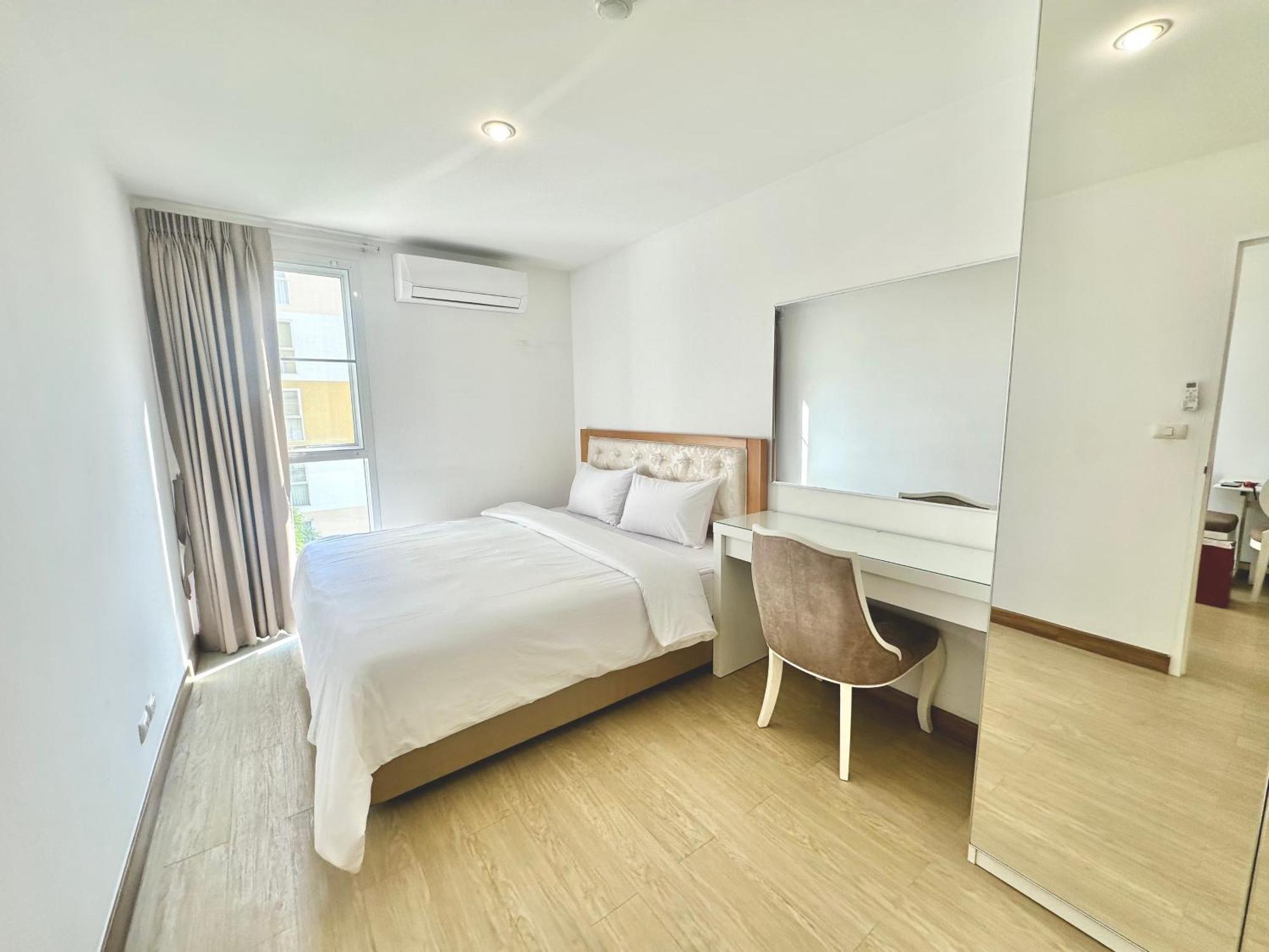 Town Sukhumvit 71 Apartment Банкок Екстериор снимка